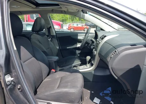 2011 Toyota Corolla S z USA, uszkodzony, nr VIN 2T1BU4EE5BC582243